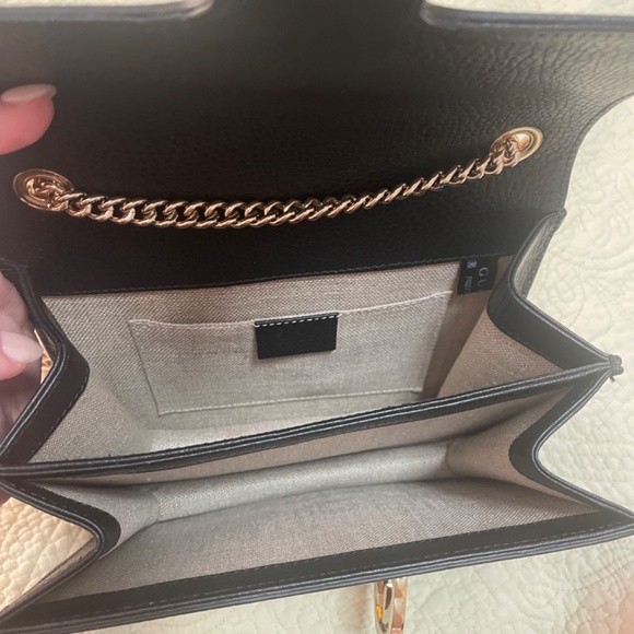 Gucci interlocking ollar Calfskin Small Interlocking G Shoulder Bag Soft black - Picture 3 of 5